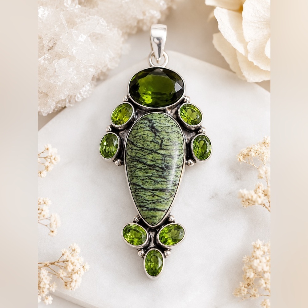Artisan Handcrafted Jewelry Green Serpentine and Peridot Pendant Necklace